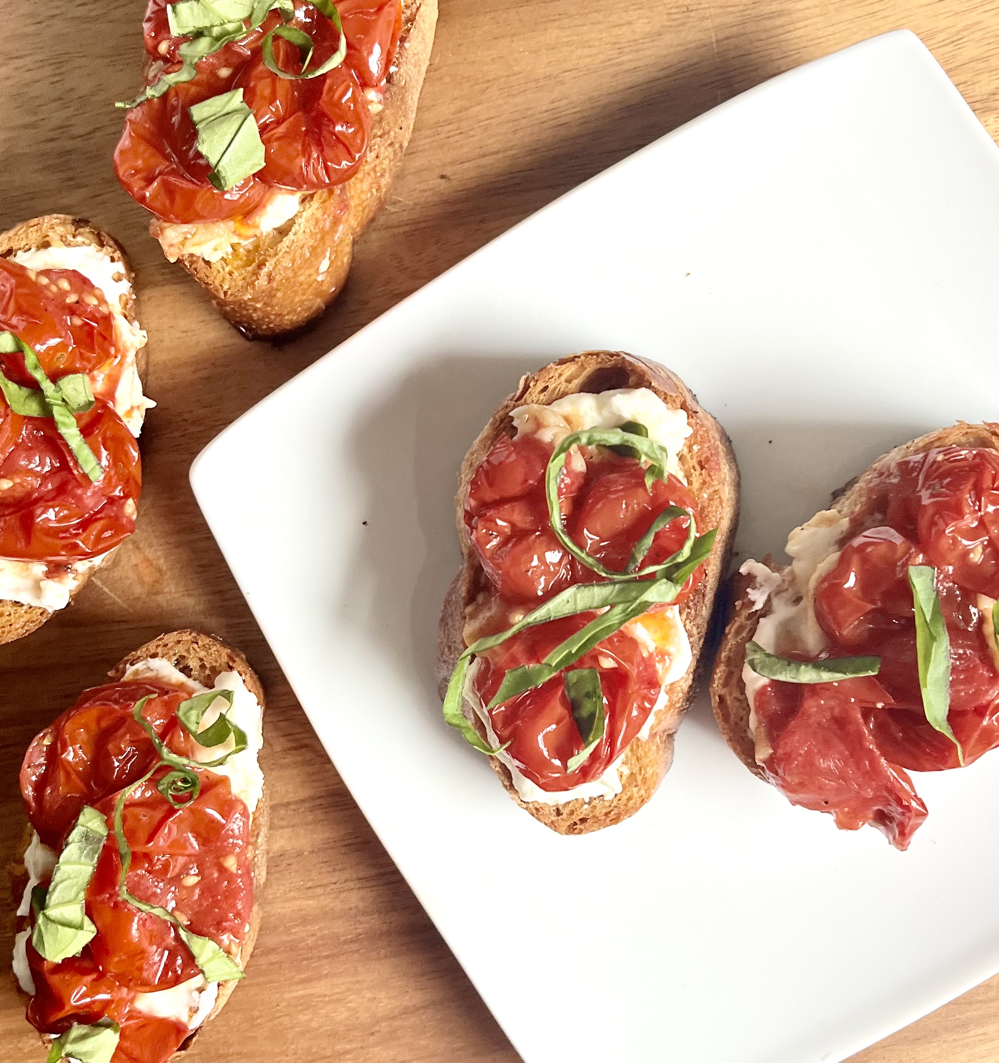 Tomato and Goat Cheese Crostini